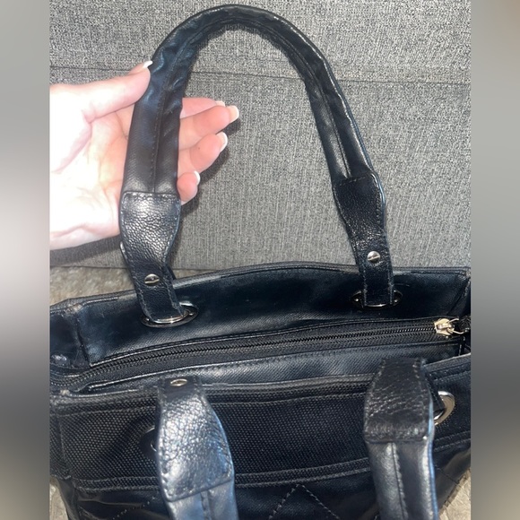 🖤 Chanel Biarritz Quilted Tote Bag - Picture 7 of 16